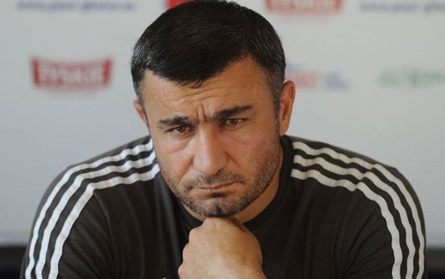 bu-veziyyetde-oynamaq-calismaq-cox-cetindi-