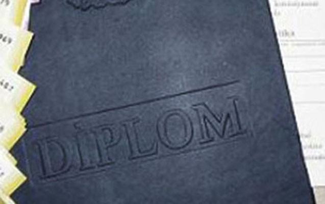 ami-nin-saxta-diplomu-askarlandi