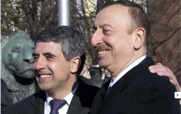 bunu-dostluq-remzi-hesab-edirem