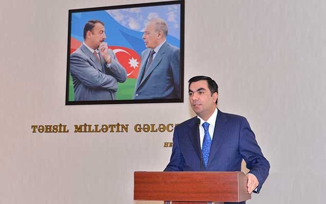 rektor-qadinlari-tebrik-etdi