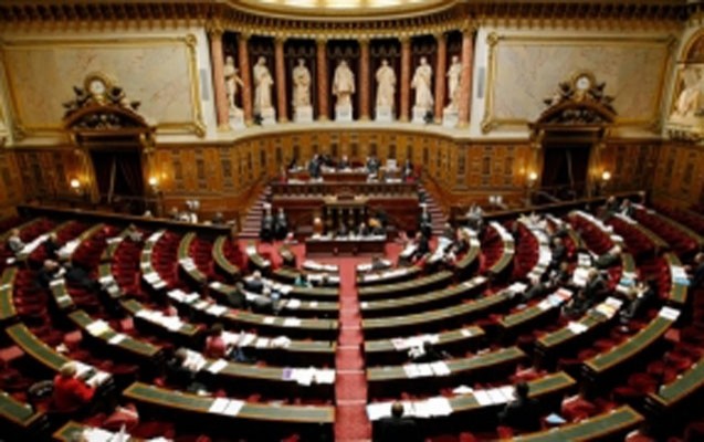 iclaslara-gelmeyen-senatorlar-cerimelenecek