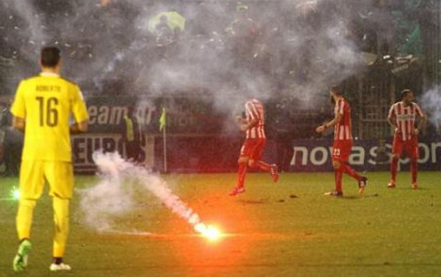 yunanistan-futbolunda-novbeti-qalmaqal