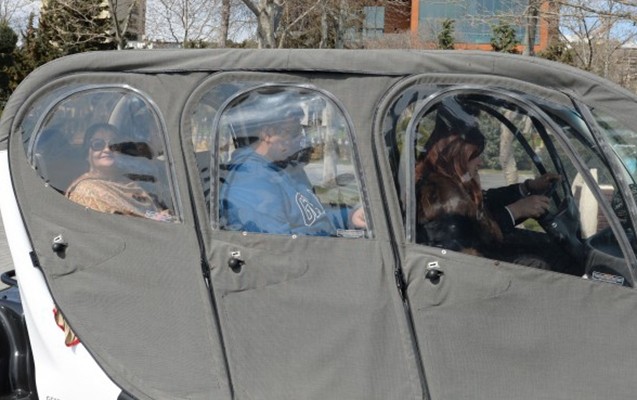 pakistanin-birinci-ledisi-bulvarda-