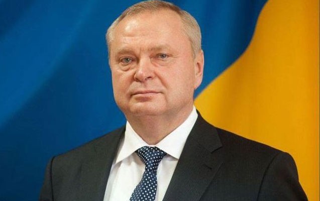 yanukovicin-adami-ozunu-gulleledi