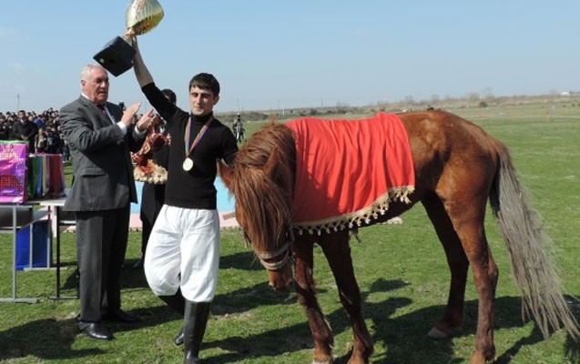 sabranda-at-yarislari-