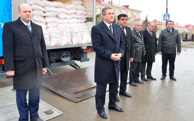 azteminatli-ailelere-yardim-edilib-