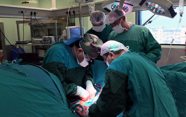 burun-emeliyyatina-gelen-qiz-xestexanada-oldu-