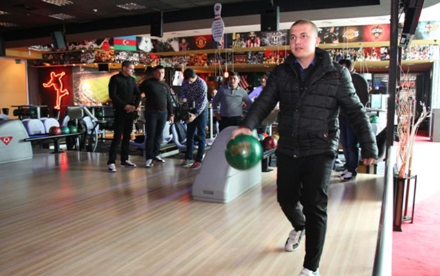 azerbaycanda-mehbuslar-sehere-gezmeye-cixdi-