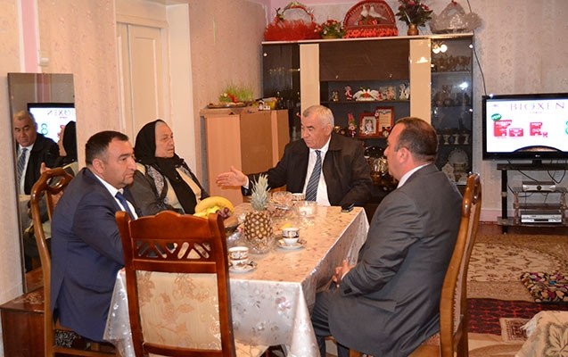 icra-bascisi-sehid-aileleri-ile-gorusdu