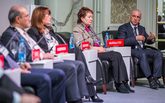 -azercell-dunyanin-aparici-idareci-ve-iqtisadcilari-ile-birge-sammite-qatildi-