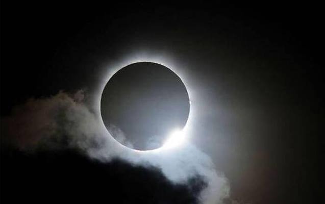 dunyanin-izlediyi-gunes-tutulmasi-