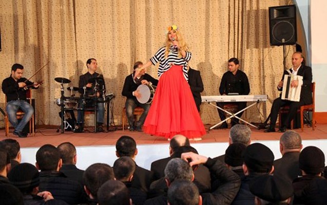 aygun-kazimova-kisi-mehbuslar-ucun-