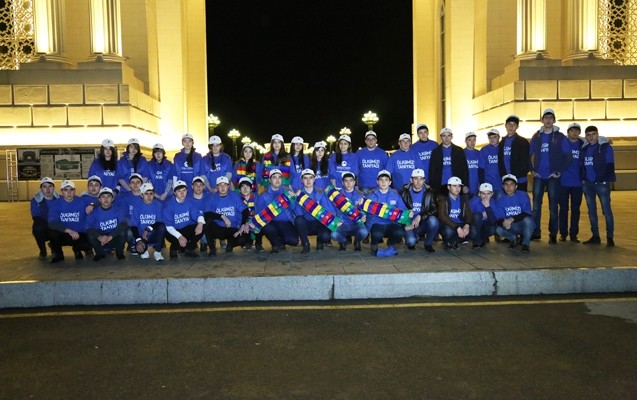 genceli-sagirdler-naxcivana-getdi-