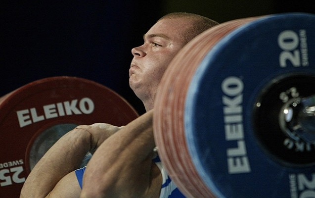 olimpiya-cempionu-evinde-olmus-halda-tapilib