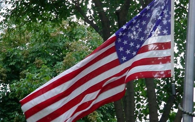 abs-sefirliyinin-avtomobili-qezaya-dusdu