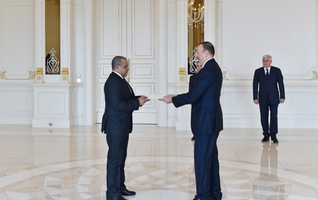 ilham-eliyev-yeni-sefirlerin-etimadnamesini-qebul-etdi-