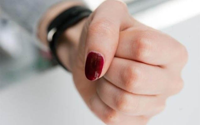 mene-exlaqsiz-hereketler-etdirib-telefona-cekdi-