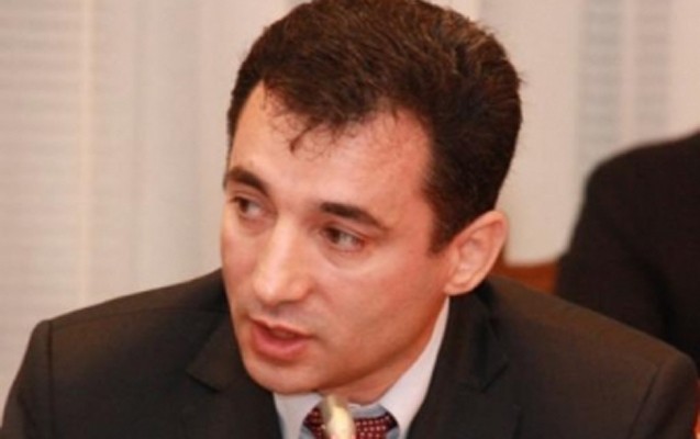 polad-bulbuloglunun-muavini-ermenilerden-uzr-isteyib-