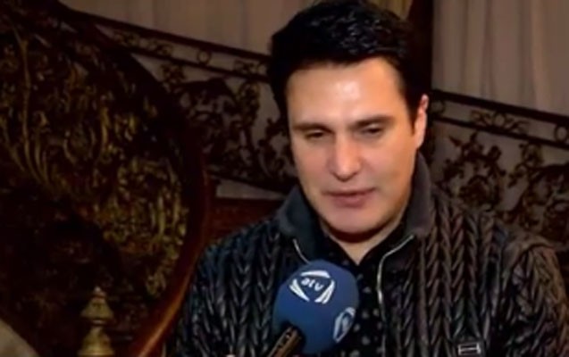 nadir-qafarzadeden-arvadina-surpriz-
