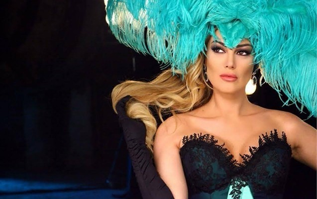 petek-dincoz-4-ayliq-hamile-olsa-da-klip-cekdi