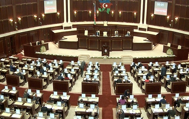 milli-meclisde-deputatlar-arasinda-mubahise