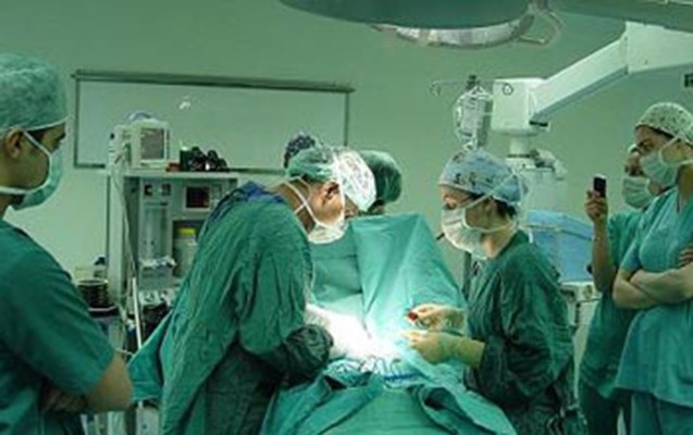 emeliyyatdan-cixan-6-yasli-usaq-oldu-
