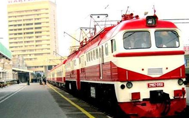 azerbaycana-demir-yolu-bileti-alanlarin-nezerine-