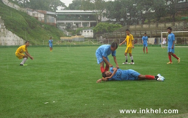 futbolcu-mesqde-oldu