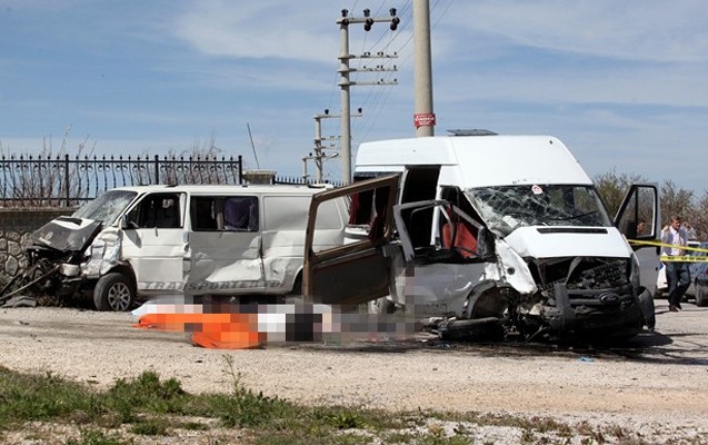 iki-avtobus-toqqusdu-