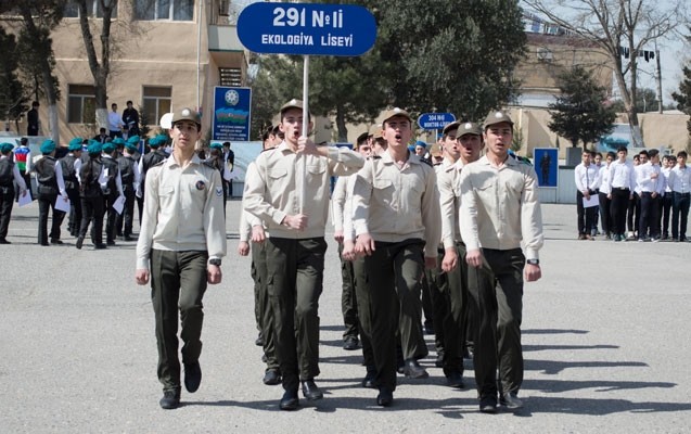 mekteblilerin-herbi-idman-oyunu-