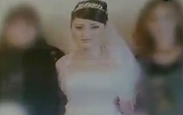 namaz-qilanda-arvadini-olduren-kisiye-