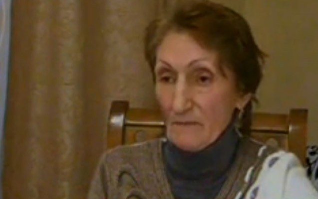 qizi-yemende-qalan-qadin-danisdi-