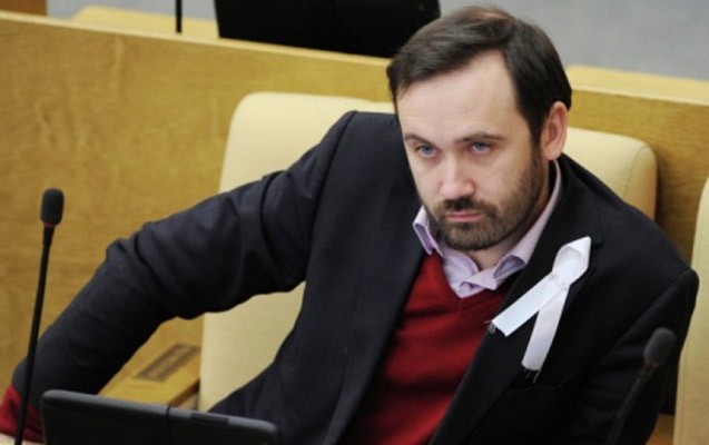 putine-qarsi-cixan-deputatin-toxunulmazligi-legv-edildi