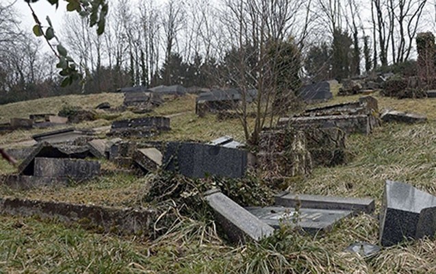 azerbaycanlilarin-qebiristanliginda-ogurluq-