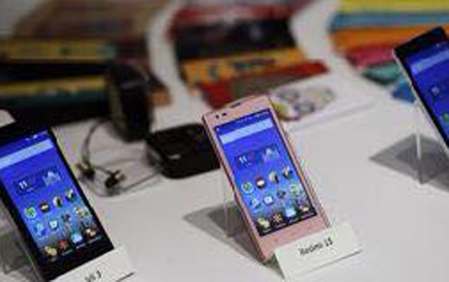 12-saatda-2-milyon-telefon-satdi-