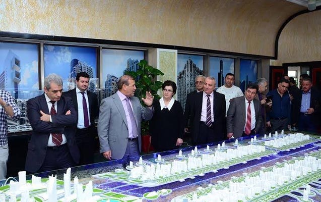 cemi-2-milyarda-ehtiyacim-var-