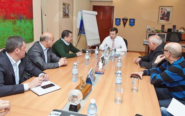 bas-katib-mesqcileri-affa-ya-topladi-