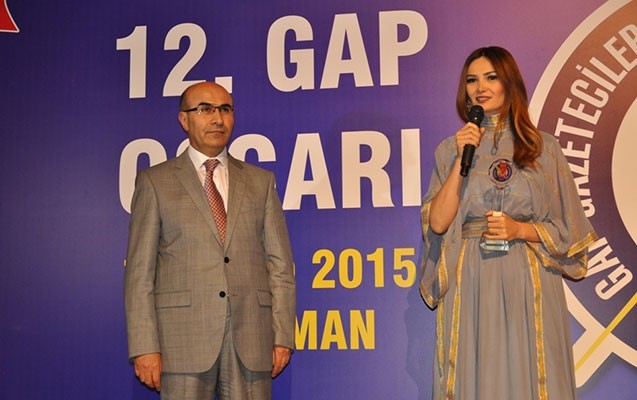 azerbaycanda-ehalinin-34-faizi-dine-inanir