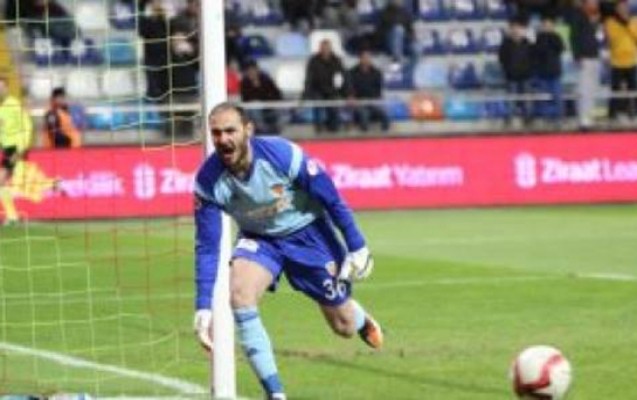 qalatasaray-qalib-geldi-kamran-agayev-sivasspora-qarsi