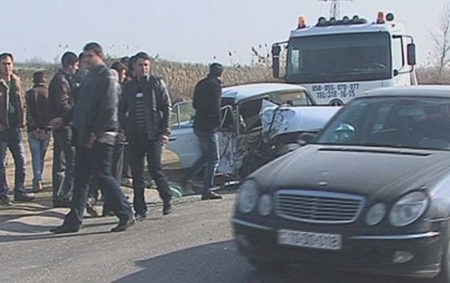 masin-qaciran-15-yasli-yeniyetme-bir-neferi-oldurdu-