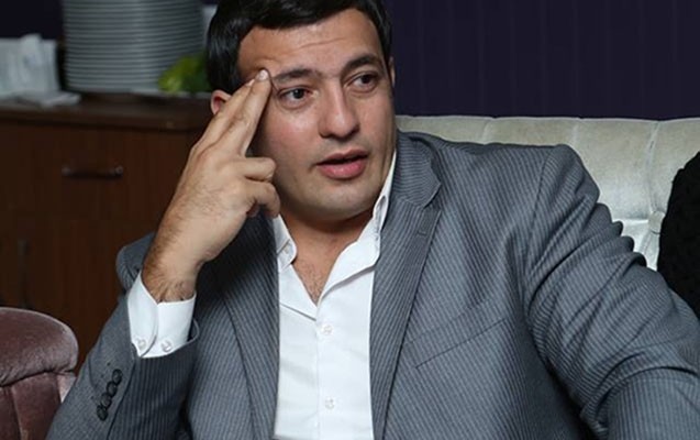 meshur-aktyor-ata-oldu