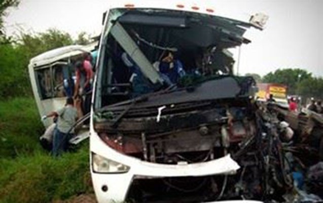 futbolcular-yaralandi-qapici-komaya-dusdu-