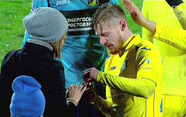 rus-futbolcudan-maraqli-evlilik-teklifi-