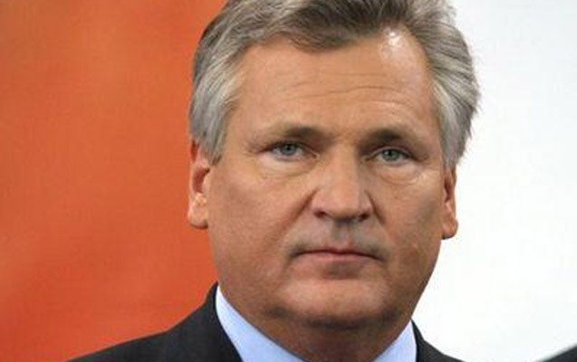 polsanin-sabiq-prezidentinden-regiondaki-munaqiselerle-bagli-