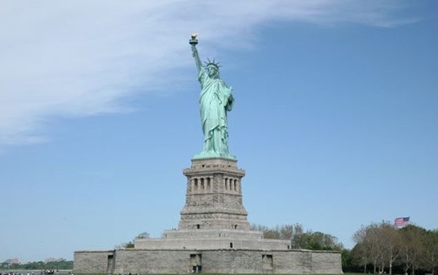 azadliq-heykelinde-bomba-heyecani