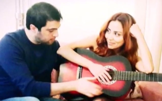 namiq-nane-ile-sevgilidir-