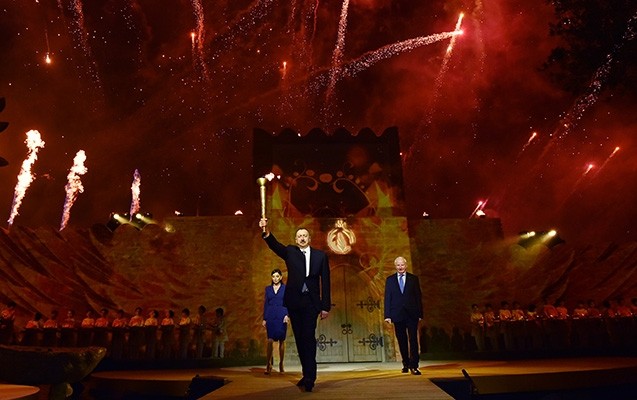 ilham-eliyev-baki-2015in-meselini-yandirdi-