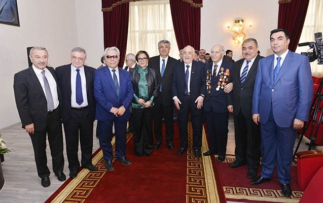 ali-neft-mektebinde-qelebenin-70-illiyi-munasibetile-tedbir-