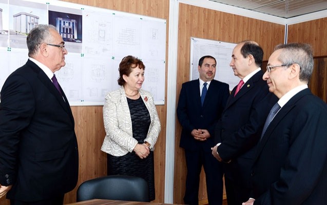 bakida-yeni-mehkeme-binasinin-temeli-qoyuldu