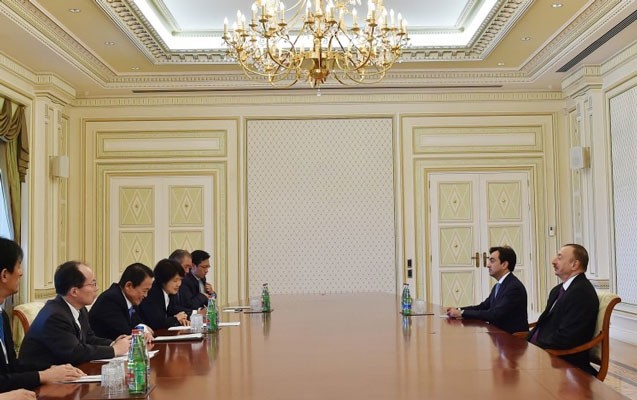 prezident-yaponiyanin-maliyye-naziri-ile-gorusdu